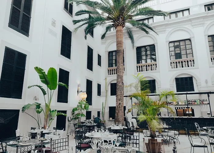 Hotel Born