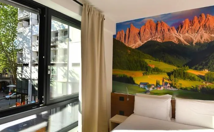 Aparthotel YUGOGO PELLICO 8 Trento Centro