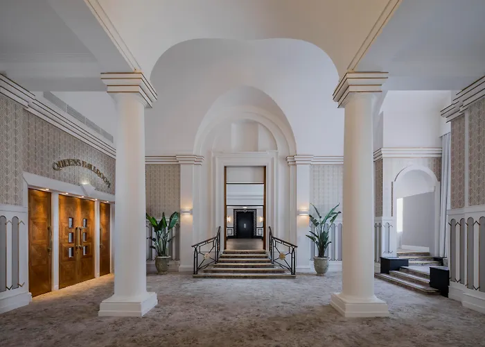 The Queens Hotel Leeds 
