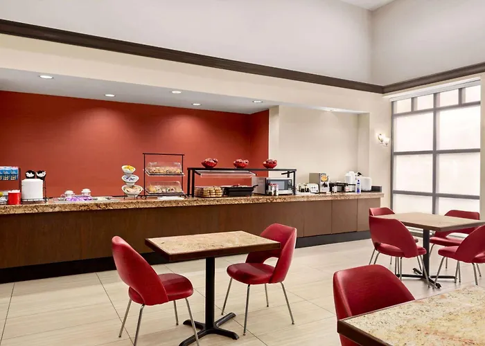 Ramada By Wyndham Suites Orlando Airport- Free Airport Shuttle