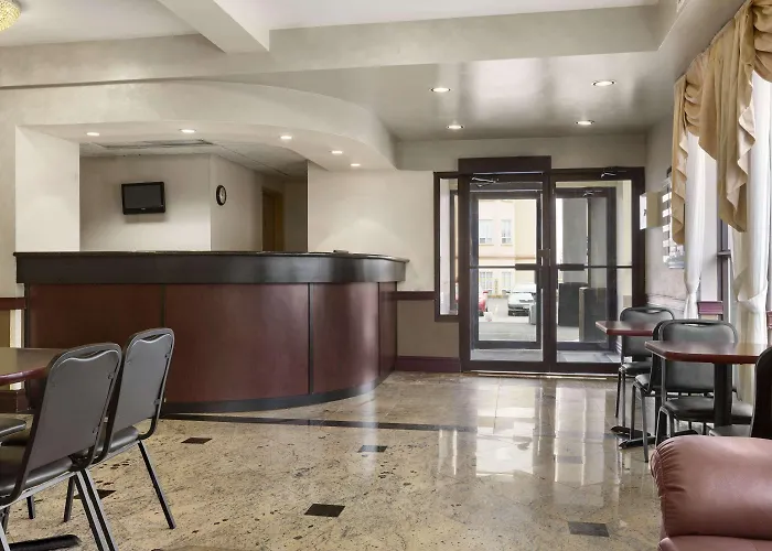 Days Inn By Wyndham Toronto East Lakeview
