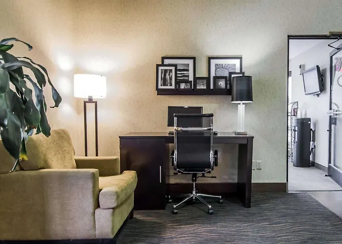 Blankenbaker Inn By Ihg