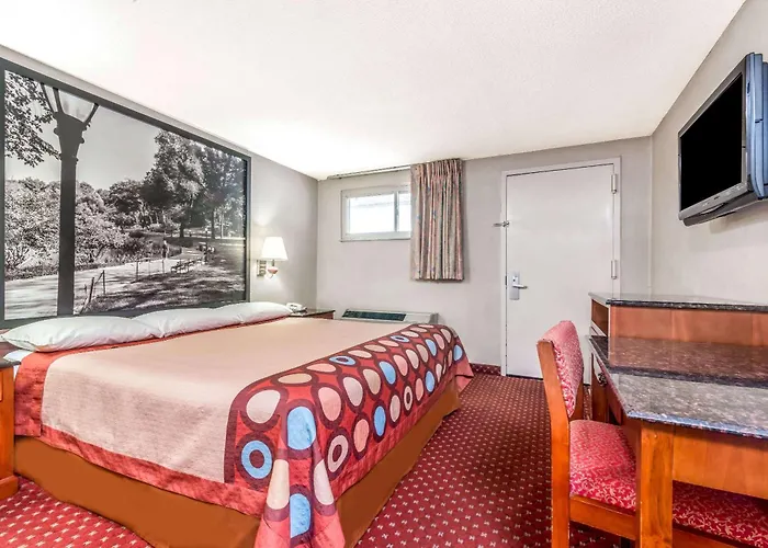 Super 8 By Wyndham North Bergen Nj/Nyc Area