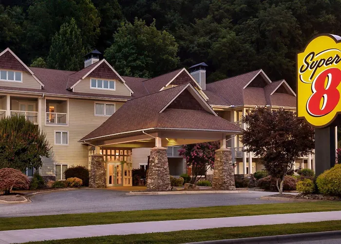 Super 8 By Wyndham Cherokee