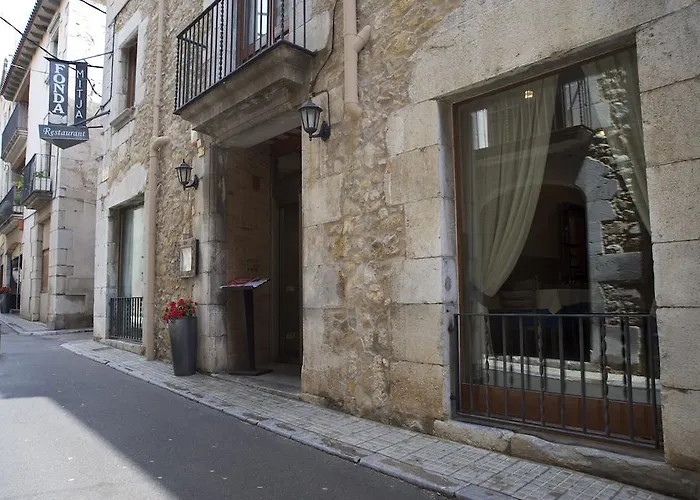 Hotel Fonda Mitja Torroella de Montgrí