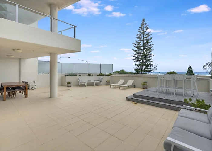 Pure Kirra Aparthotel Gold Coast