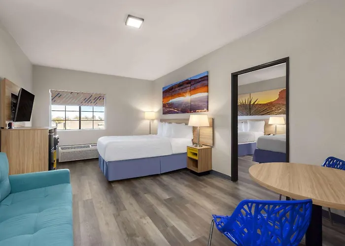 Days Inn & Suites By Wyndham Tucson/Marana