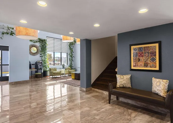 Days Inn & Suites By Wyndham Tucson/Marana