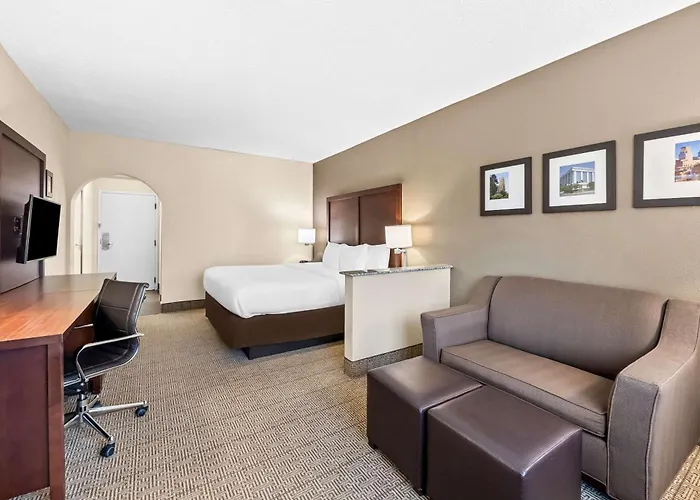 Comfort Inn & Suites Durham Near Duke University