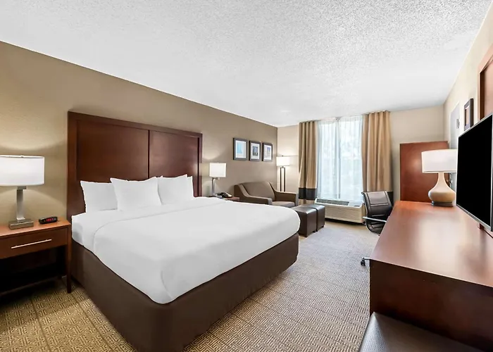 Comfort Inn & Suites Durham Near Duke University