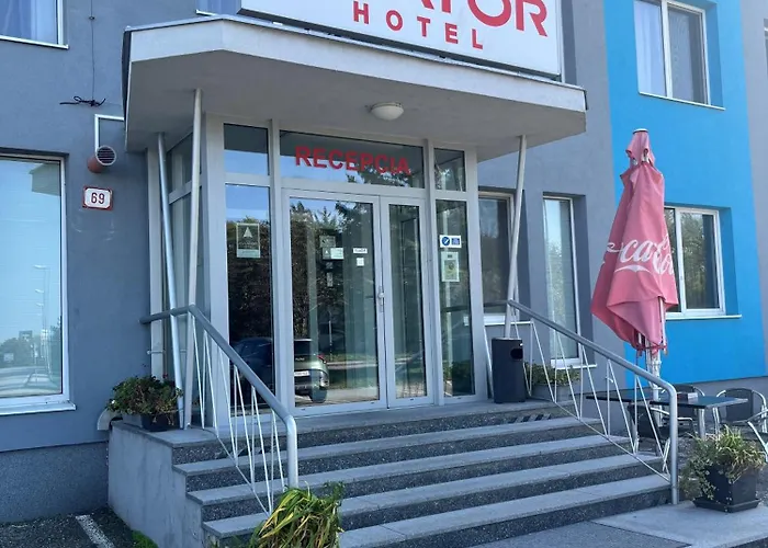 Aviator Garni Hotel Pressburg
