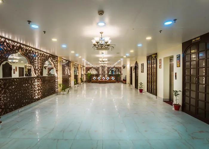 Tripli Hotels Silver Shine