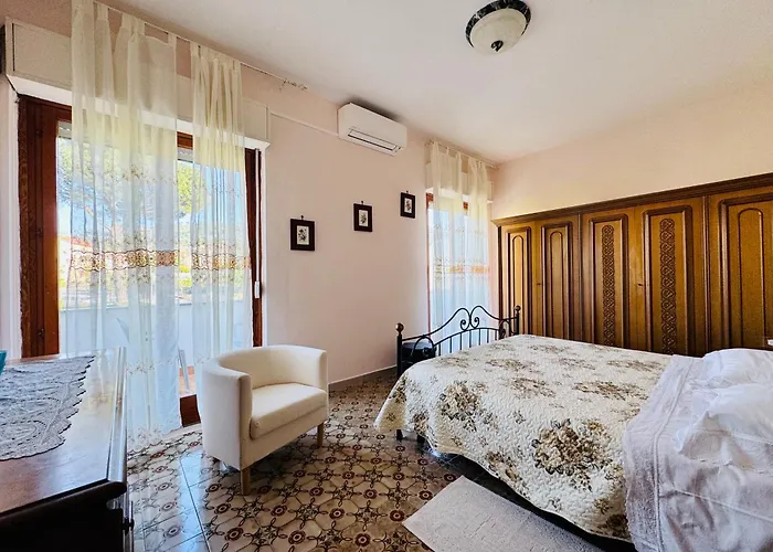Angelina Apt