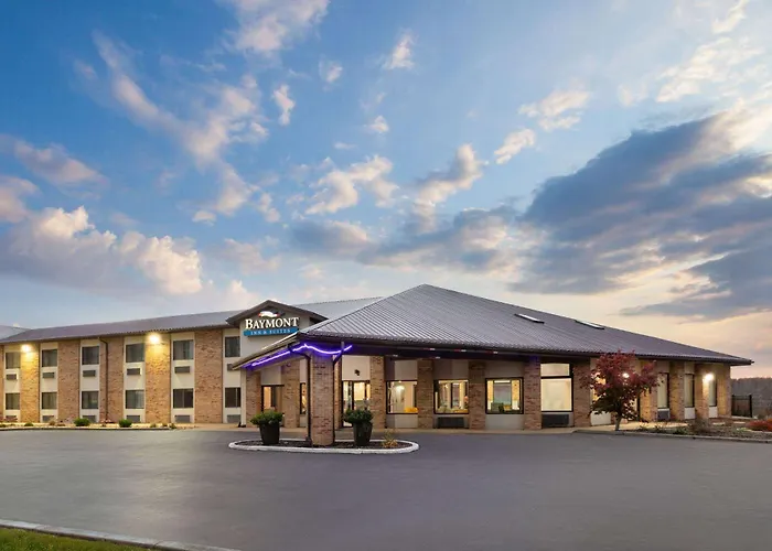 Baymont By Wyndham Warrenton Hotel