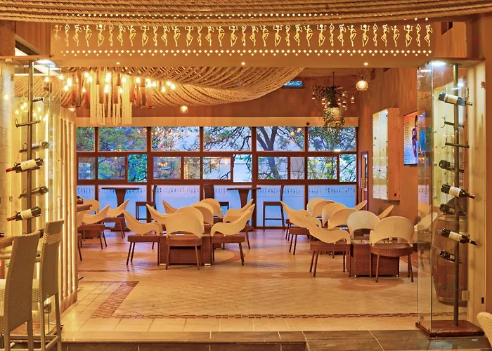 Maanzoni 680 Hotel