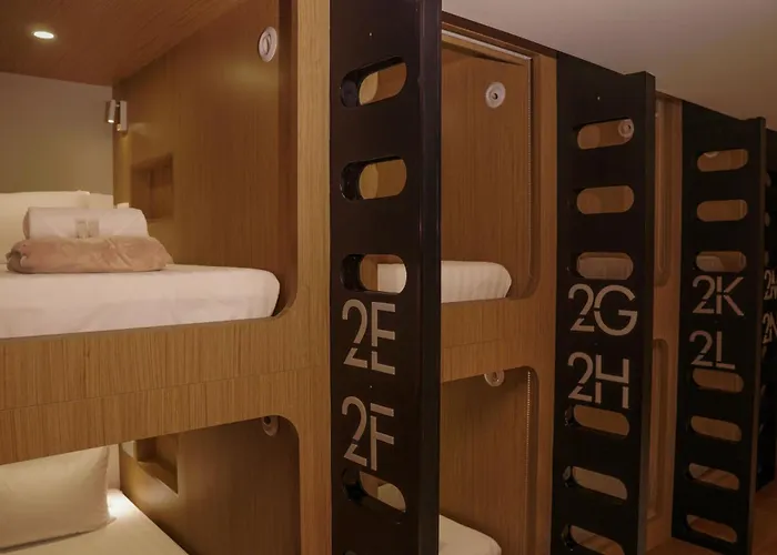 Moonstar Cebu Capsule Hotel