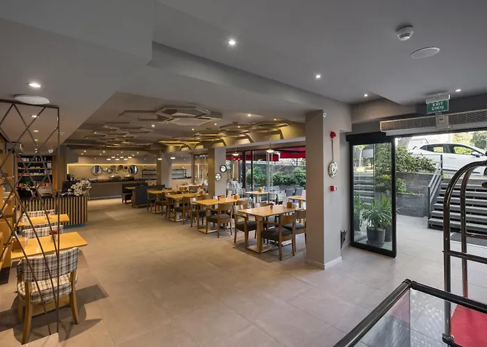 Upsuites Hotel