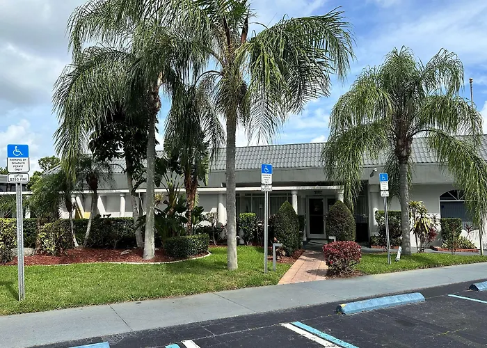 Ramada By Wyndham Cocoa