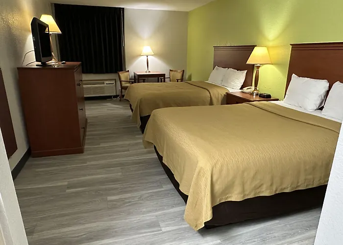 Baymont By Wyndham Omaha Sw