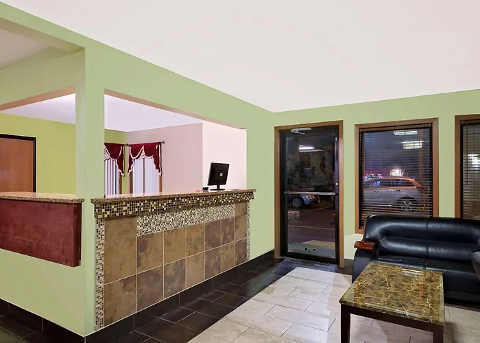 Super 8 By Wyndham Muncie/Ball St. College Area