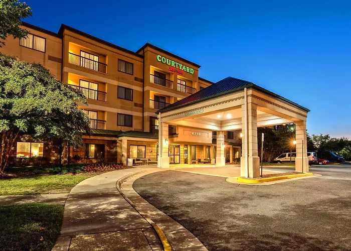 Courtyard By Marriott Springfield Hotel