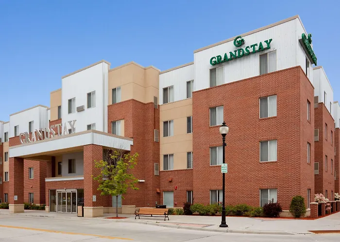 Grandstay Hotel & Suites Downtown Sheboygan