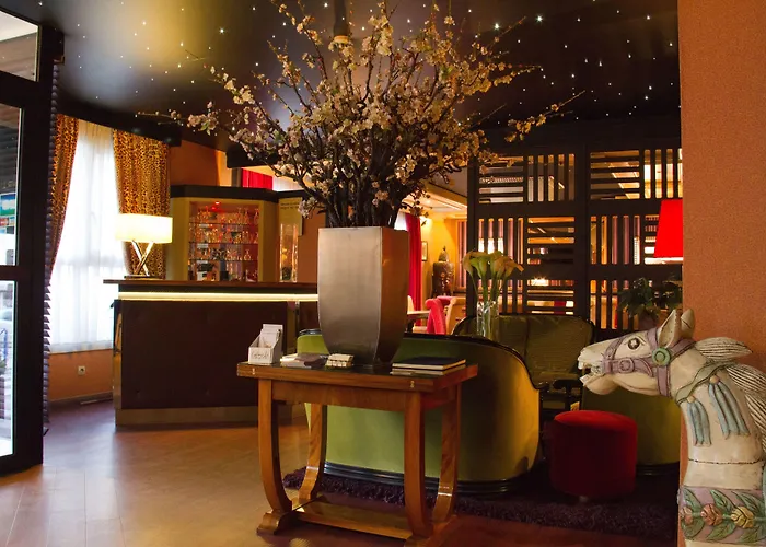 Hotel Du Trosy Clamart