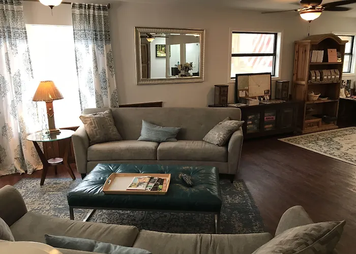 Square Inn Wimberley
