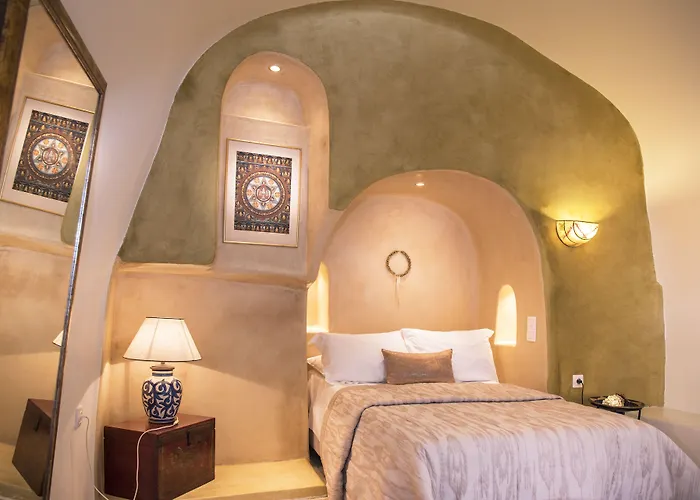Heliophos Boutique Caves Aparthotel Oia 