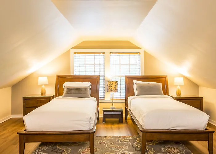 L'Habitation Guesthouse- Adult Exclusive