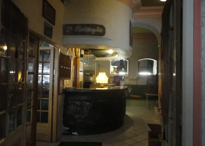 Hotel-Restaurant Le Saint Christophe Lourdes