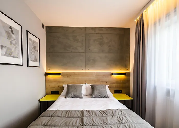 Air Hotel