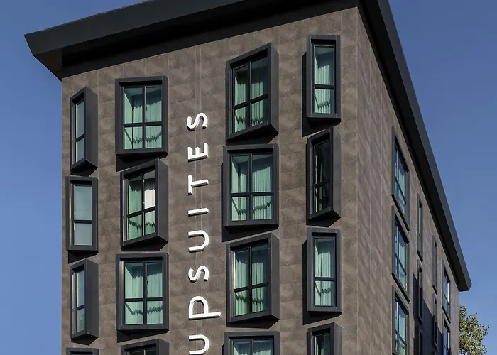 Upsuites Hotel