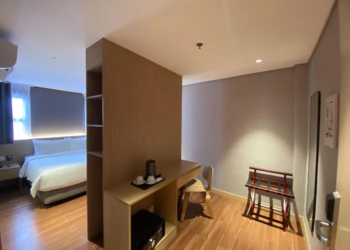 Moonstar Cebu Capsule Hotel