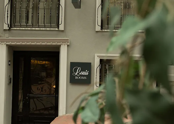 Louis Rooms