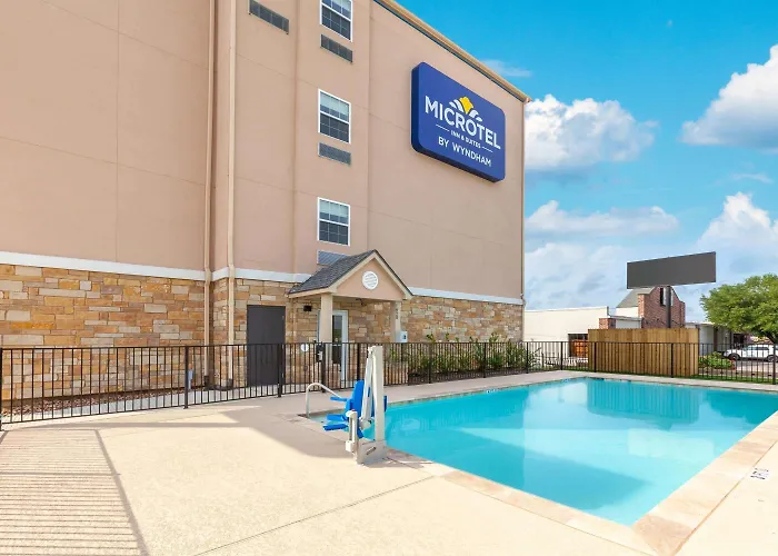 Microtel Inn & Suites By Wyndham College Station