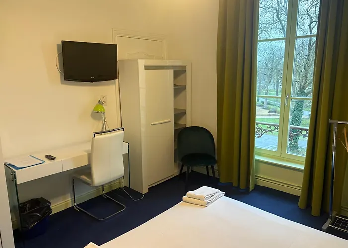 Hotel Couleurs Sud avec ascenseur et restaurant Gare Charleville-Mézières