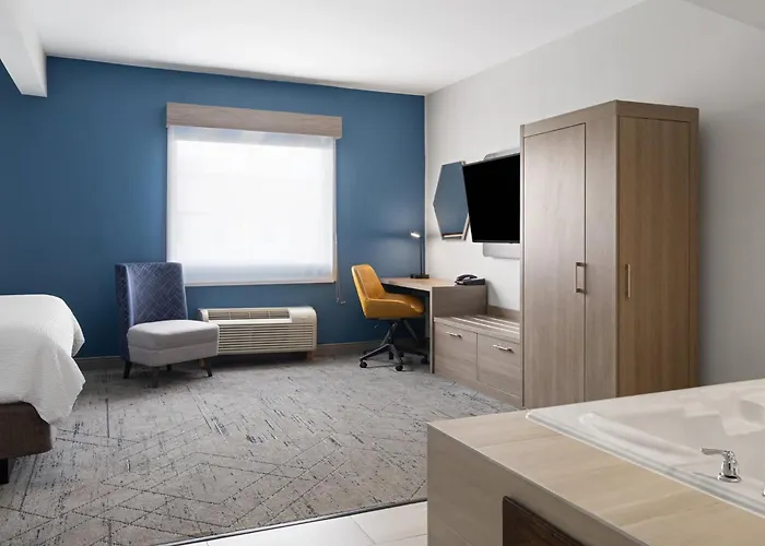 Holiday Inn Express Toledo North By Ihg