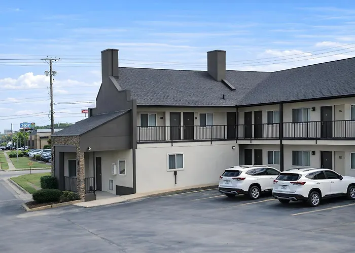 Quarters Inn & Suites