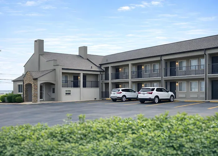 Quarters Inn & Suites