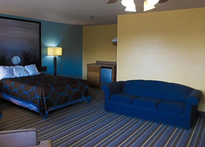 Super 8 By Wyndham Abilene Ks Hotel