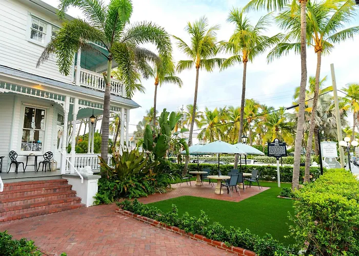 Southernmost Point Guest House & Garden Bar