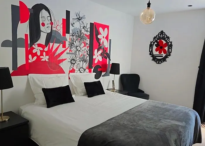 Table et chambre particulière - Chambres d'hôtes Mons