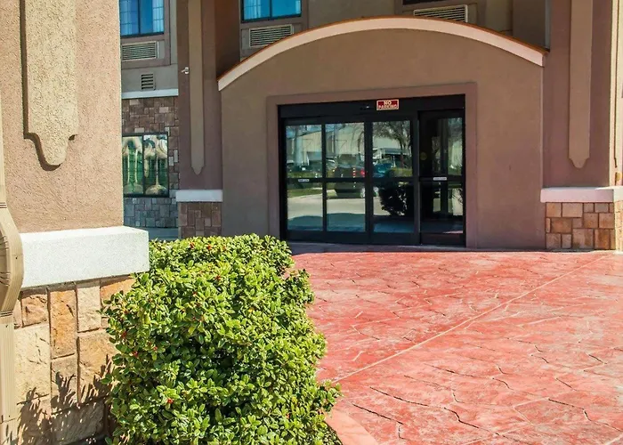 Sleep Inn & Suites At Six Flags