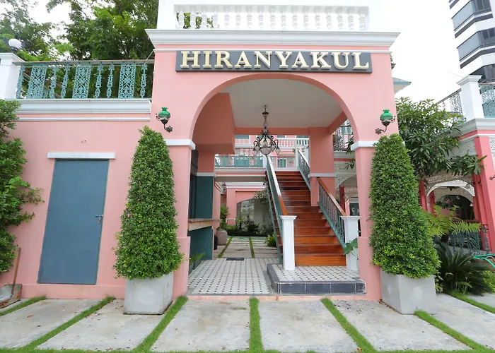 Hiranyakul House Riverside