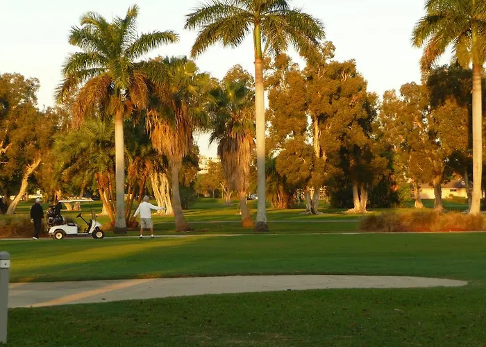 Hollywood Beach Golf Resort