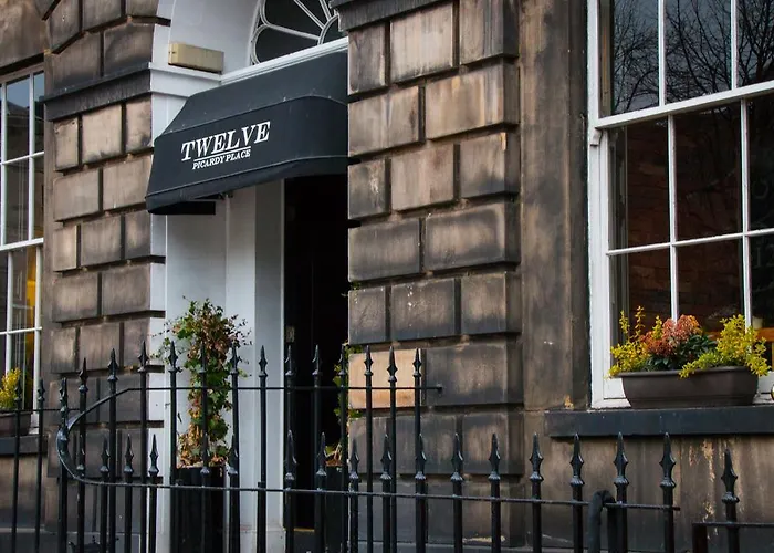 Rooms & Suites Picardy Place