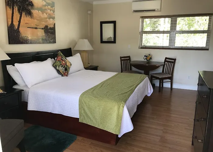 Harborside Motel & Marina