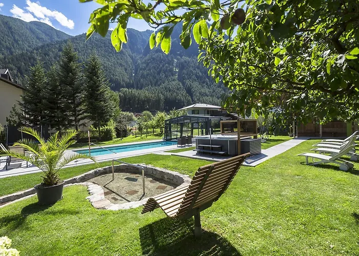 Zur Bruecke Apartments And Rooms - Your Home In Heart Of South Tyrol, With Brixencard Fortezza